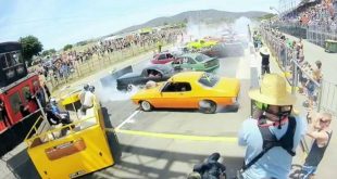 video 103 burnouts in australien 310x165 Weltrekord gleichzeitiger Burnout mit 170 Fahrzeugen