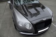 Anderson Allemagne montre avec la noble Bentley Continental GT