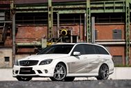 Edo Competition stroi model T Mercedesa C63 AMG