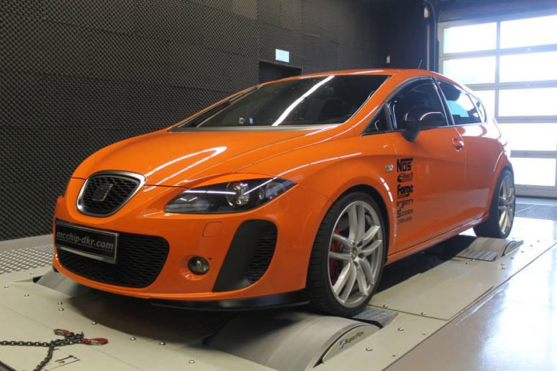 Mcchip-DKR with more power for the Seat Leon Cupra R.