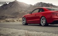 Audi S5 finemente sintonizzata con cerchi in lega Vorsteiner 20 pollici