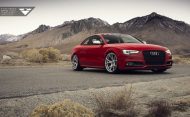 Audi S5 finemente sintonizzata con cerchi in lega Vorsteiner 20 pollici