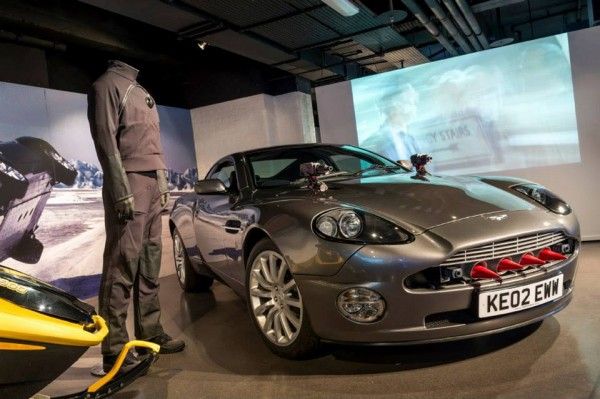 Aston Martin Fuhrpark von James Bond präsentiert