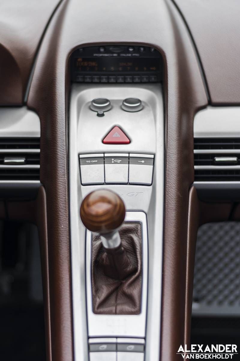 Porsche Carrera GT in cacaobruin interieur