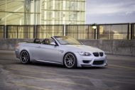سيارة BMW E93 M3 باللون الفضي المعدني مع إطارات من الألومنيوم بعجلات ADV.1