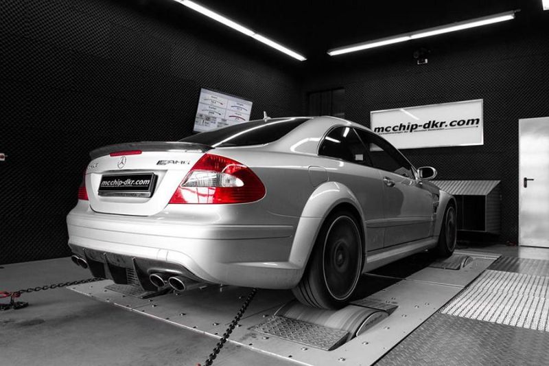 Mercedes CLK 63 AMG Black Series with nearly 560PS from Mcchip-DKR