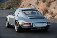 Singer Vehicle Design's pimps the 1990 Porsche 911