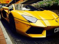 Lamborghini Aventador in yellow with Tron foliation