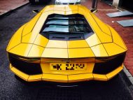 Lamborghini Aventador in geel met Tron-folie