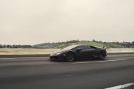 GMG Racing mostra la sua Lamborghini Huracan nera opaca
