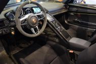 zu verkaufen: Mattschwarzer Porsche 918 Spyder mit Weissach Paket