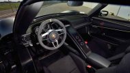 zu verkaufen: Mattschwarzer Porsche 918 Spyder mit Weissach Paket