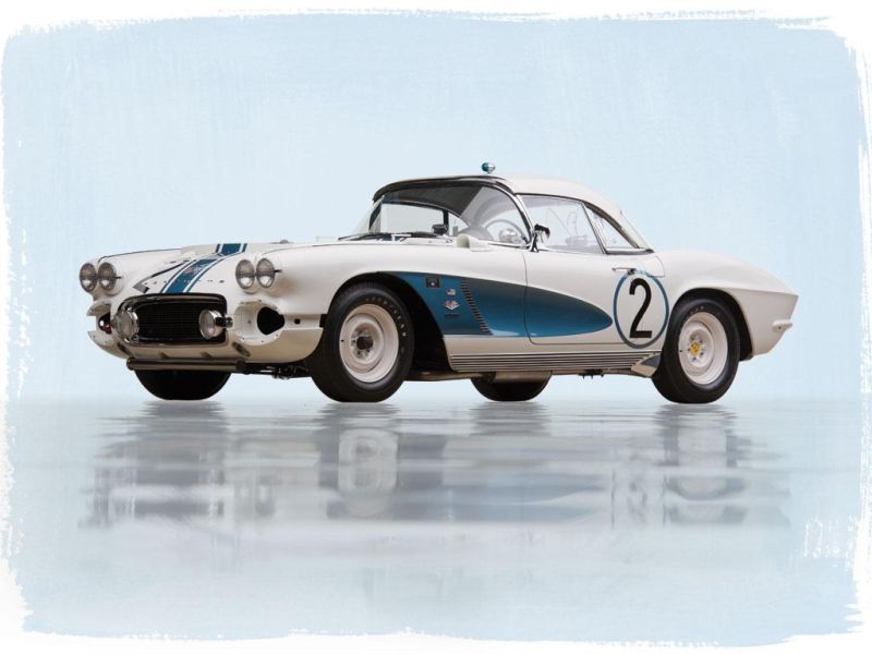 1962-chevrolet-corvette-gulf-oil-race-car-1