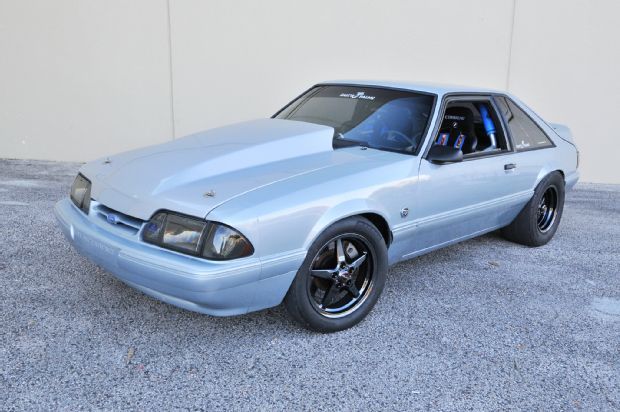 740 PS on the bike with this 1991er Fox-Body Ford Mustang