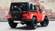 Jeep Wrangler CJ300 dal sintonizzatore Kahn Design in arancione