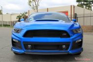 Impressionnant Wrap affine la Ford Mustang RS2 Roush Performance