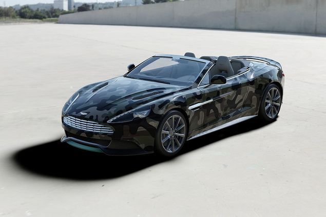 en venta: Valentino X Aston Martin con aspecto de camuflaje