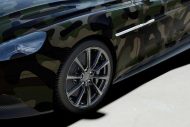 te koop: Valentino X Aston Martin in camouflagelook