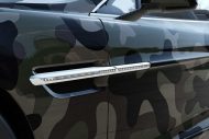 zu verkaufen: Valentino X Aston Martin im Camouflagelook