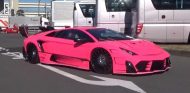 Vidéo: Lamborghini Murcielago en rose "Morocielago"