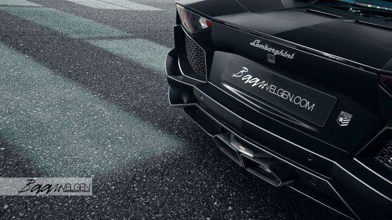 Lamborghini Aventador Nero Nemesis z felgami aluminiowymi HRE P101