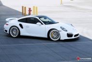 HRE 300 21 pulgadas en un Porsche 911 Turbo S blanco de Tuner Supreme Power