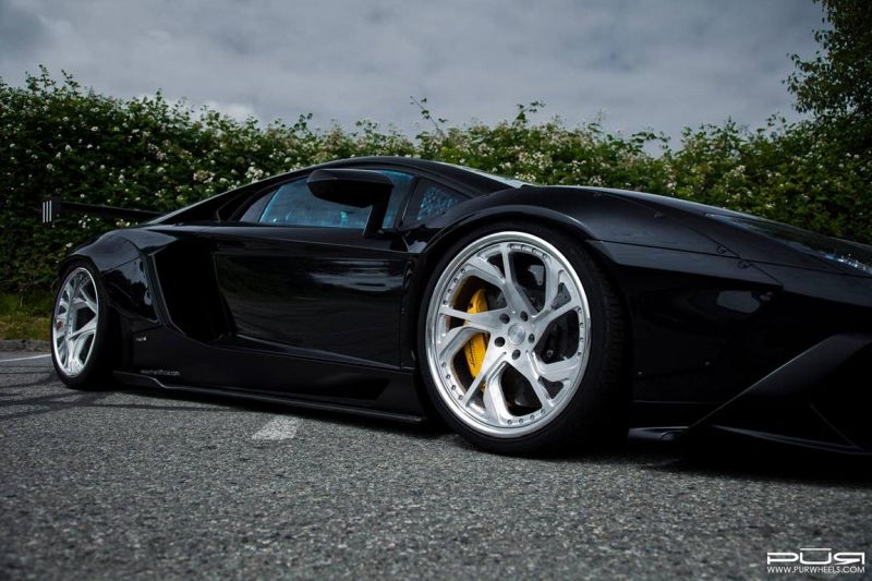 Mega FETT - Lamborghini Aventador wide body with PUR Wheels 21 inch