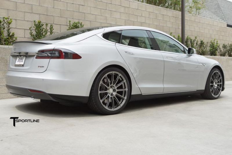 Hyper Black TS112 + 21 inch alloy wheels on the Tesla Model S P85 +