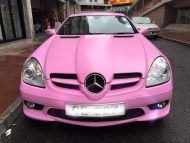 Impressiv Wrap &#8211; pinke Folierung für den Mercedes SLK AMG
