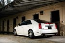 Cadillac CTS-V z luksusowymi kołami 20 Customs XO od Exclusive Motoring