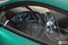 Exclusiver Aston Martin Vantage V12 in Viridian Grün