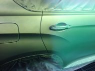 bmw x6 paintjob reveals inner hulk you pour hot water 5 190x143 Video: Irre Farbwechsel Lackierung auf dem BMW X6 enthüllt den HULK und Lamborghini