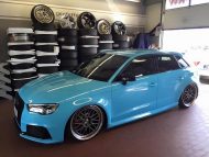 Audi RS3 8V in Babyblau &#8211; gepfeffert Fahrwerk &#038; 20 Zoll