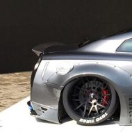 RACE! Sudáfrica Nissan GT-R con carrocería ancha Liberty Walk