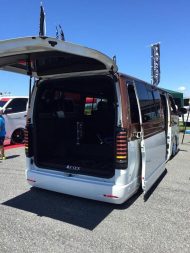 Extremely eye-catching Toyota Hiace from tuner Coplus