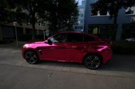 11741239 1008556379178411 1711040747884548585 o 190x126 Print Tech Folierung am BMW X6 M in Chrom Pink