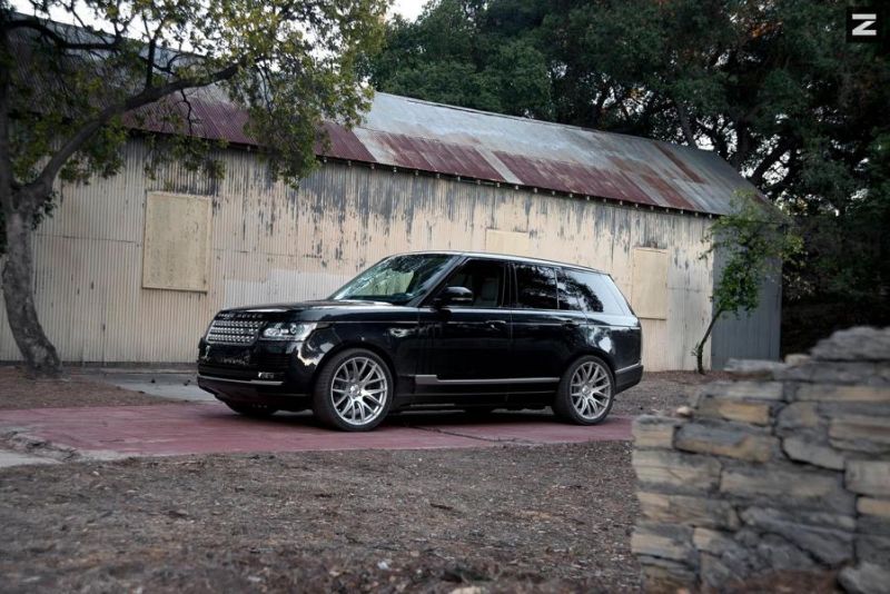 Range Rover Vogue mit 22 Zoll ZS01 Zito Wheels