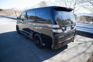 Toyota Vellfire with compressor conversion by HKS