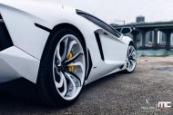 Lamborghini Aventador in het wit met Vellano's type VCY