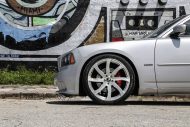 Felgi aluminiowe Forgiato Wheels w ładowarce Dodge