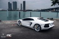 Lamborghini Aventador in white with Vellano's type VCY