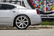 Felgi aluminiowe Forgiato Wheels w ładowarce Dodge