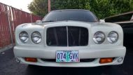 this lincoln stretch limo is not a bentley 9 190x107 Lincoln Stretch Limo mit Bentley Optik Umbau
