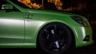 بوسيدون مرسيدس بنز E63 AMG باللون الأخضر الفايبر