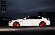 Alpine White BMW M6 Gran Coupe Gets Red Wheels 5 190x124 Candyrote 22 Zoll ADV.1 Wheels am BMW M6 Gran Coupe