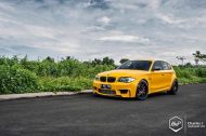 El amarillo del huevo - BMW 1M 5-puerta con motor N54