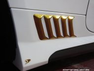 Pompööööös - Rolls-Royce Wraith bianco / dorato di OFFICE-K