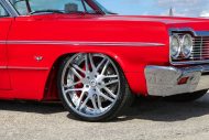 Oldi auf großem Fuß &#8211; Chevrolet Impala Cabrio auf 20 Zoll!