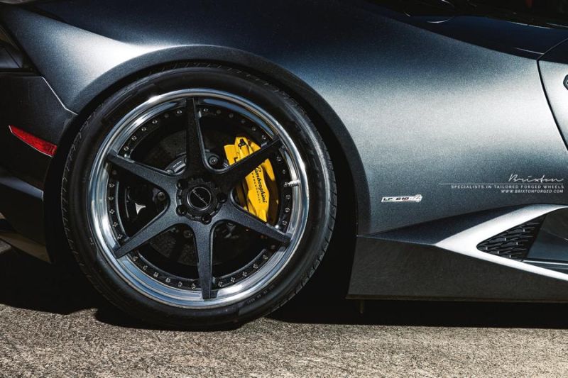 20 Customs Brixton Forged Wheels en el Lamborghini Huracan
