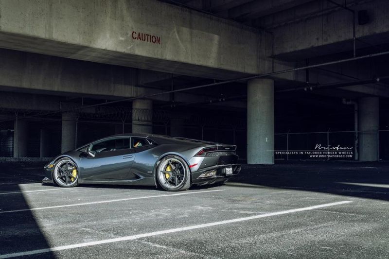 20 Customs Brixton Forged Wheels en el Lamborghini Huracan